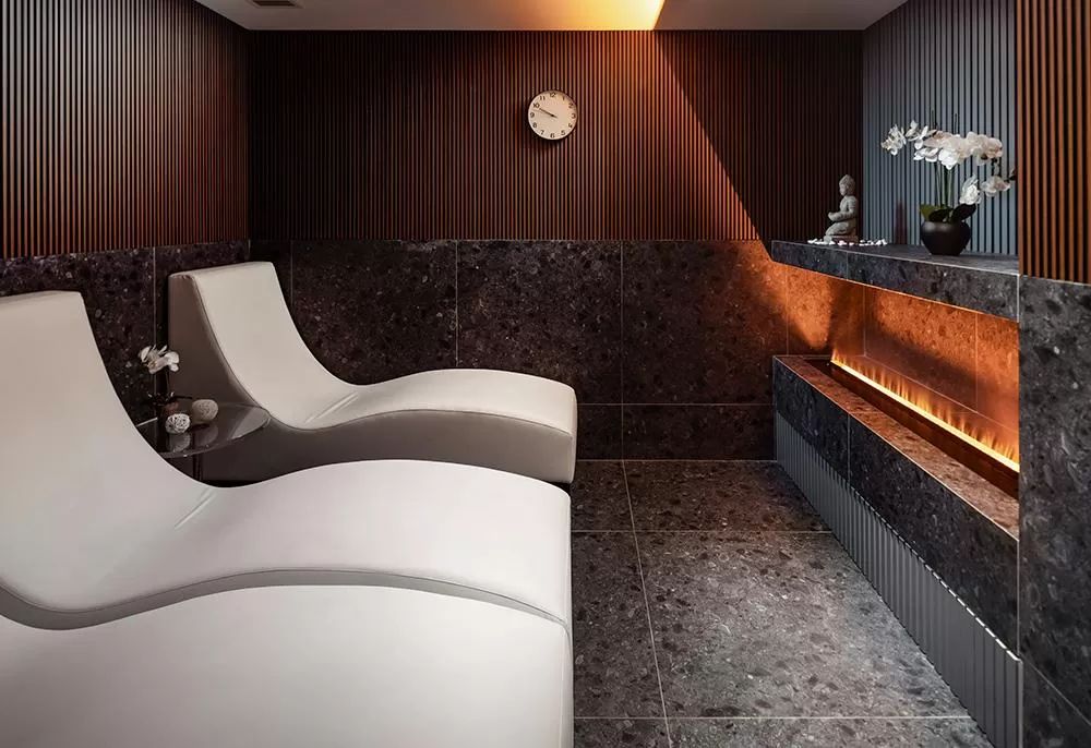 Signature Suite with Hot-tub, Spa Access on B&B or HB basis at the ...